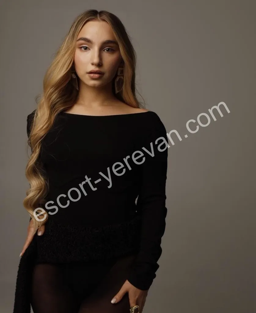 Kira photo 4