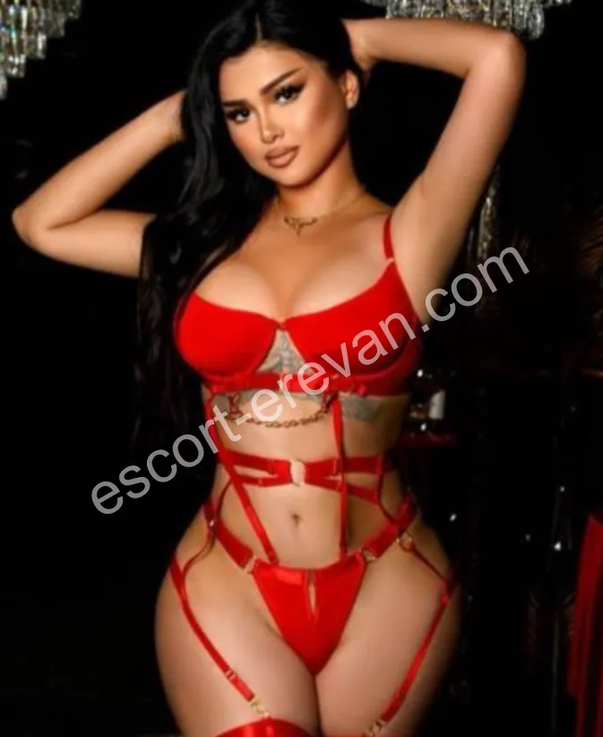 Mia photo 1